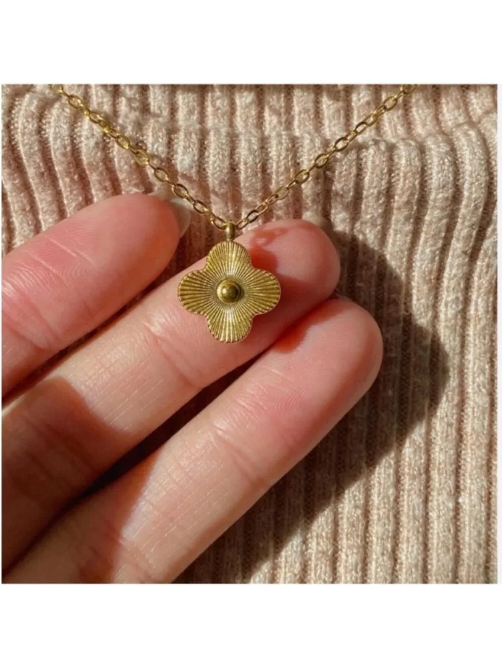 New! 18K Gold Plated Clover Necklace (1065) NWOT